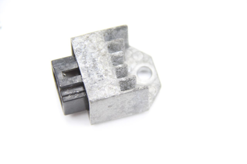 photo de REGULATOR ŁADOWANIA PEUGEOT LUDIX 50 (2008 - 2017) - Szczegół części