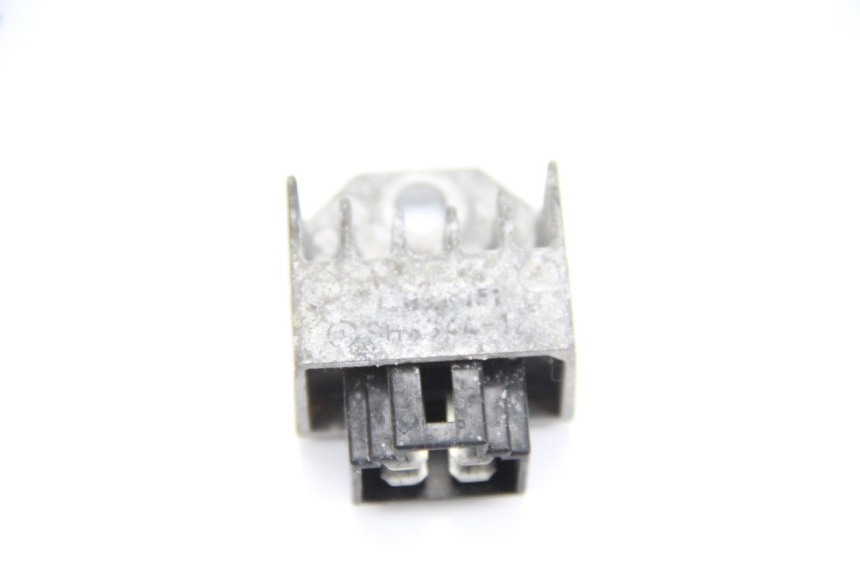 photo de REGULATOR ŁADOWANIA PEUGEOT LUDIX 50 (2008 - 2017) - Zoom stanu zużycia