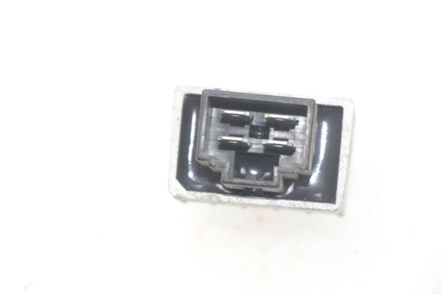 photo de REGULATOR ŁADOWANIA PEUGEOT LUDIX 50 (2008 - 2017) - Szczegół części