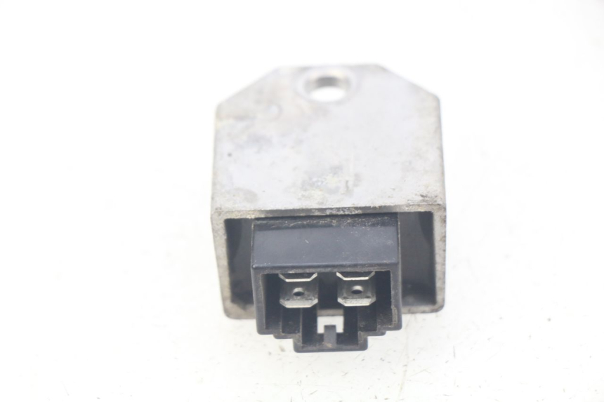 photo de REGULATOR ŁADOWANIA PEUGEOT LUDIX 50 (2008 - 2017) - Szczegół części