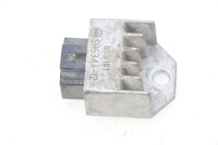 photo de REGULATOR ŁADOWANIA PEUGEOT LUDIX 50 (2008 - 2017) - Zoom stanu zużycia