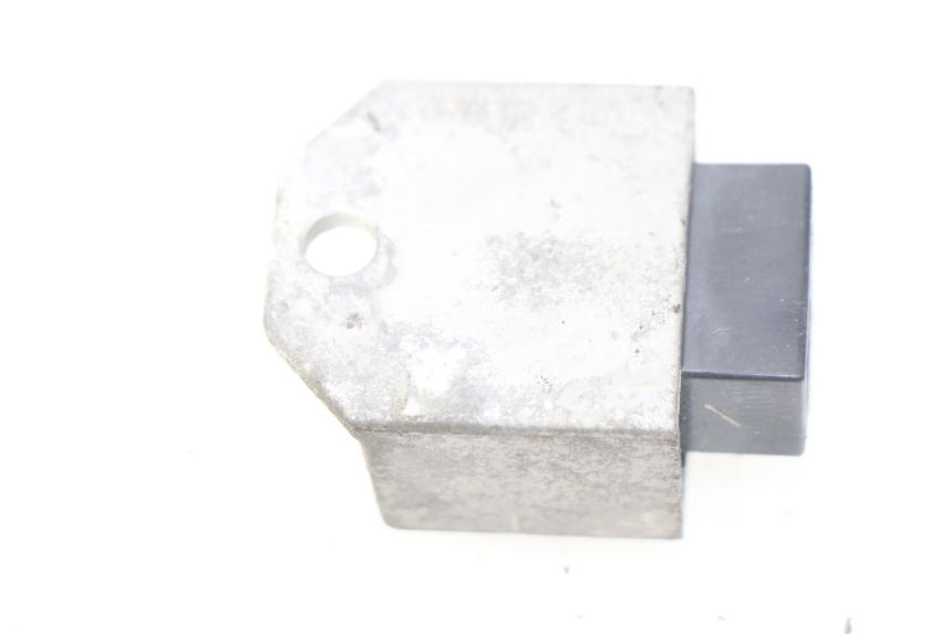 photo de REGULATOR ŁADOWANIA PEUGEOT LUDIX 50 (2005 - 2007) - Zoom stanu zużycia