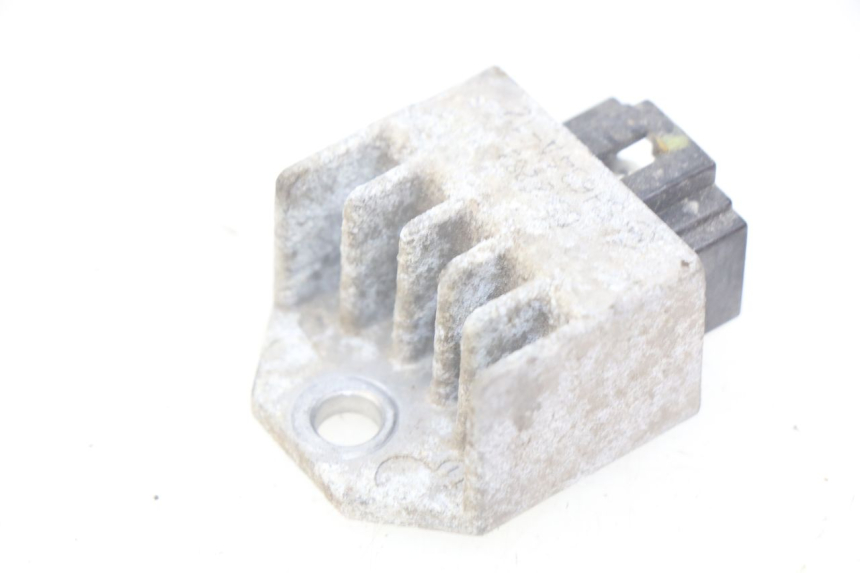 photo de REGULATOR ŁADOWANIA PEUGEOT LUDIX 50 (2005 - 2007) - Zoom stanu zużycia