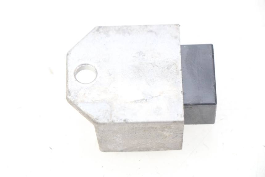 photo de REGULATOR ŁADOWANIA PEUGEOT LUDIX 50 (2008 - 2017) - Zoom stanu zużycia