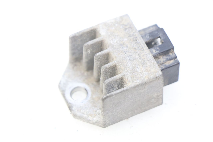 photo de REGULATOR ŁADOWANIA PEUGEOT LUDIX 50 (2008 - 2017) - Inny kąt widzenia