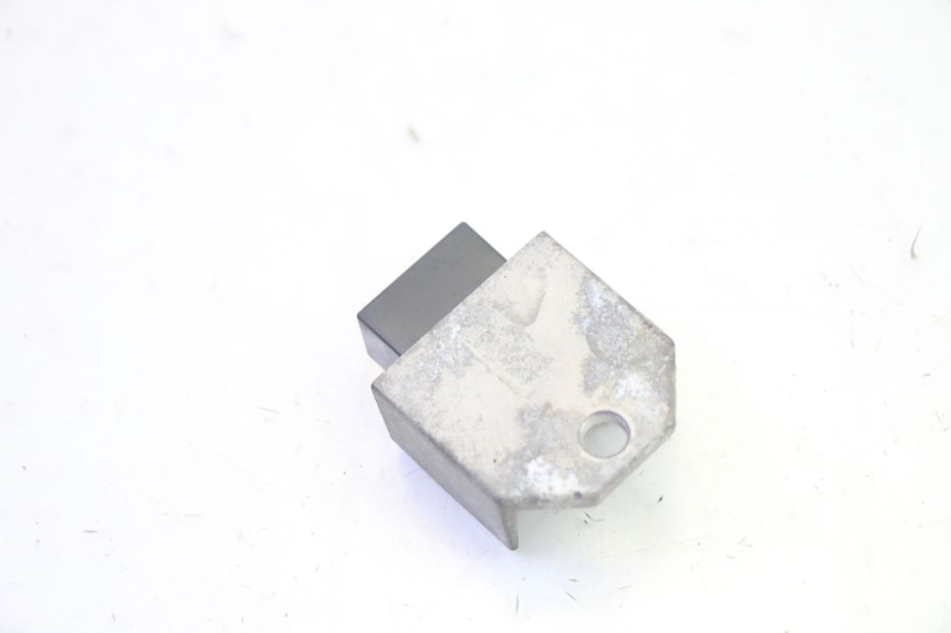 photo de REGULATOR ŁADOWANIA PEUGEOT LUDIX 50 (2008 - 2017) - Zoom stanu zużycia