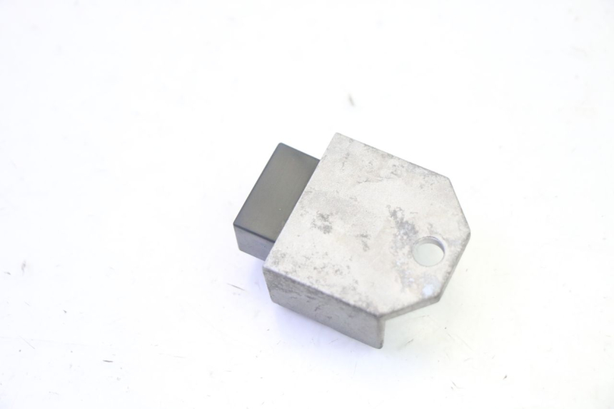 photo de REGULATOR ŁADOWANIA PEUGEOT LUDIX 50 (2005 - 2007) - Zoom stanu zużycia