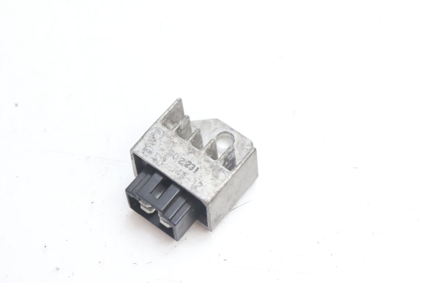 photo de REGULATOR ŁADOWANIA PEUGEOT LUDIX 50 (2008 - 2017) - Szczegół części