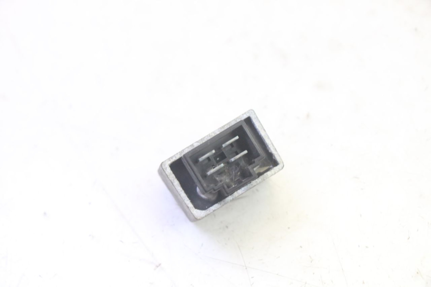 photo de REGULATOR ŁADOWANIA PEUGEOT LUDIX ONE 50 (2004 - 2006) - Zoom stanu zużycia