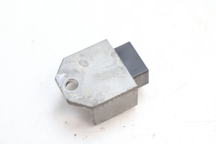 photo de REGULATOR ŁADOWANIA PEUGEOT LUDIX ONE 50 (2004 - 2013) - Zoom stanu zużycia