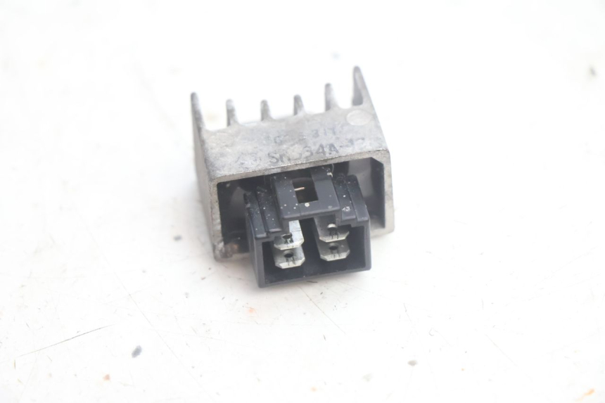 photo de REGULATOR ŁADOWANIA PEUGEOT LUDIX PRO 2T 50 (2010 - 2017) - Zoom stanu zużycia
