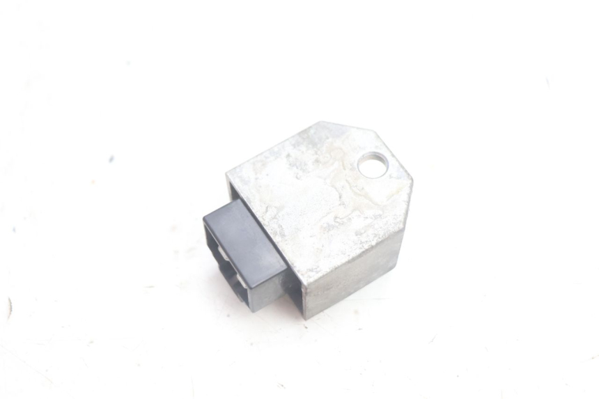photo de REGULATOR ŁADOWANIA PEUGEOT LUDIX PRO 2T 50 (2010 - 2017) - Inny kąt widzenia