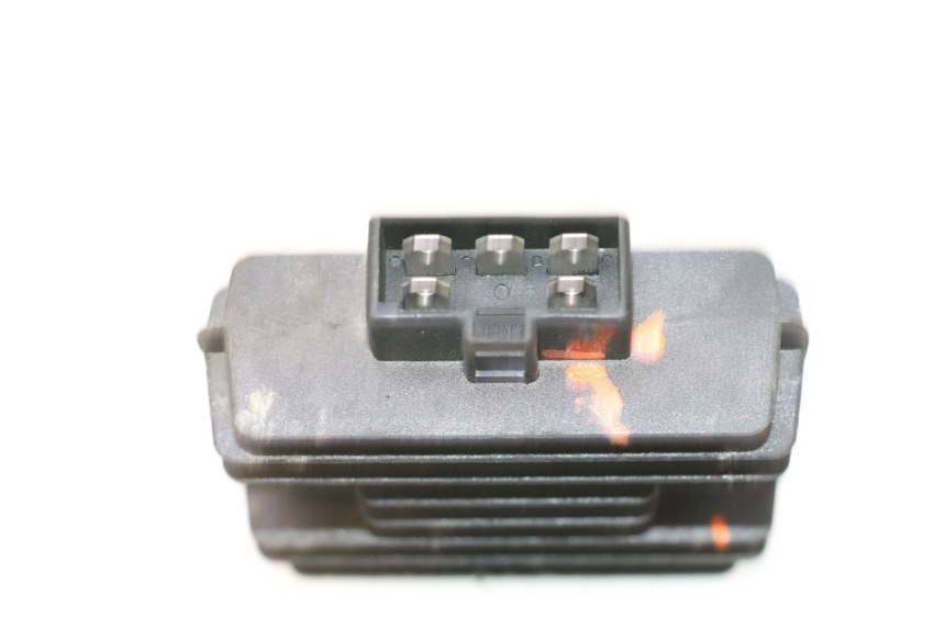 photo de REGULATOR ŁADOWANIA KEEWAY MATRIX RX9 125 (2006 - 2007) - Zoom stanu zużycia