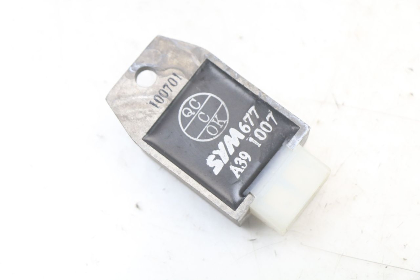 photo de REGULATOR ŁADOWANIA SYM MIO 50 (2011 - 2017) - Inny kąt widzenia