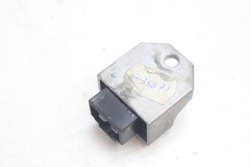 photo de REGULATOR ŁADOWANIA SYM MIO 50 (2005 - 2010) - Zoom stanu zużycia