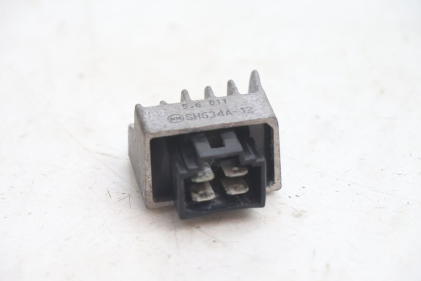 photo de REGULATOR ŁADOWANIA SYM MIO 50 (2005 - 2010) - Inny kąt widzenia