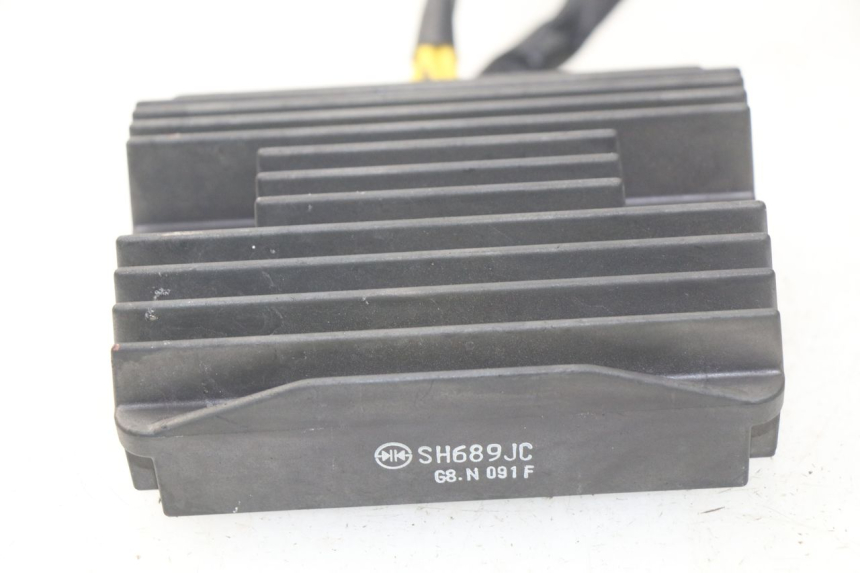 photo de REGULATOR ŁADOWANIA PIAGGIO MP3 HPE 500 (2019 - 2022) - Szczegół części