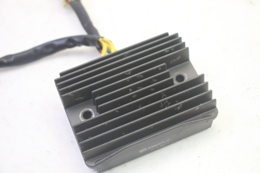 photo de REGULATOR ŁADOWANIA PIAGGIO MP3 HPE 350 (2018 - 2020) - Szczegół części