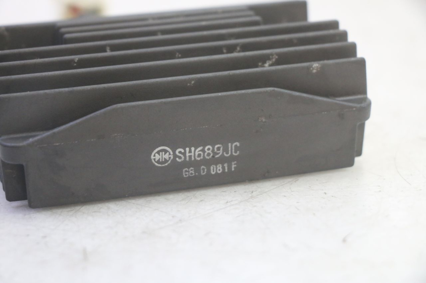 photo de REGULATOR ŁADOWANIA PIAGGIO MP3 HPE 350 (2018 - 2020) - Zoom stanu zużycia