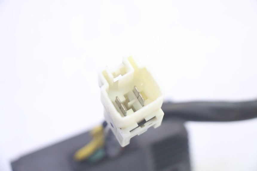 photo de REGULATOR ŁADOWANIA PIAGGIO MP3 HPE 350 (2018 - 2020) - Punkty mocowania