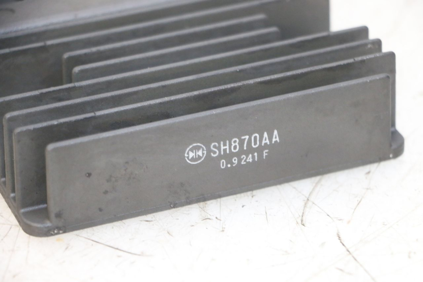 photo de REGULATOR ŁADOWANIA PIAGGIO MP3 HPE 300 (2019 - 2026) - Szczegół części