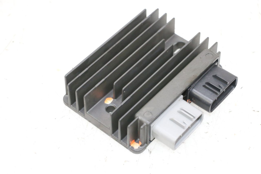 photo de REGULATOR ŁADOWANIA PIAGGIO MP3 HPE 300 (2019 - 2026) - Widok ogólny