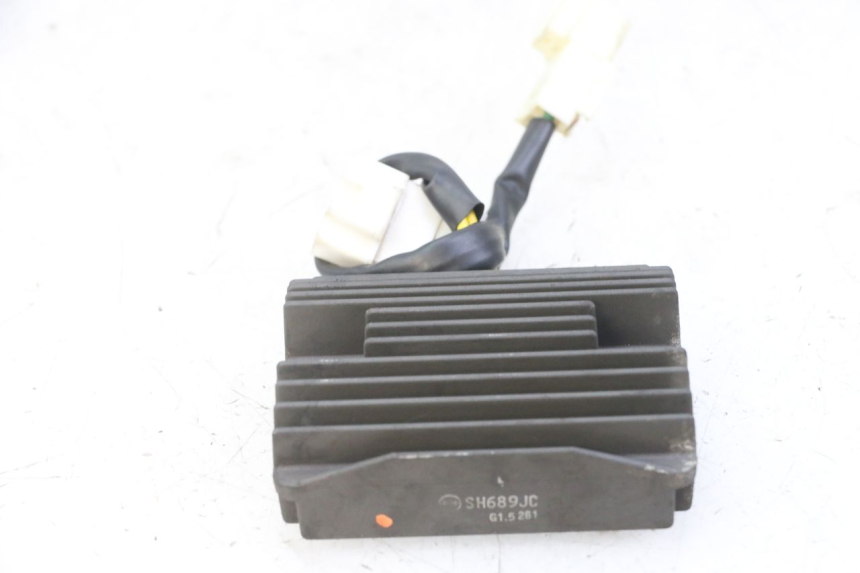 photo de REGULATOR ŁADOWANIA PIAGGIO MP3 LT 300 (2010 - 2016) - Zoom stanu zużycia