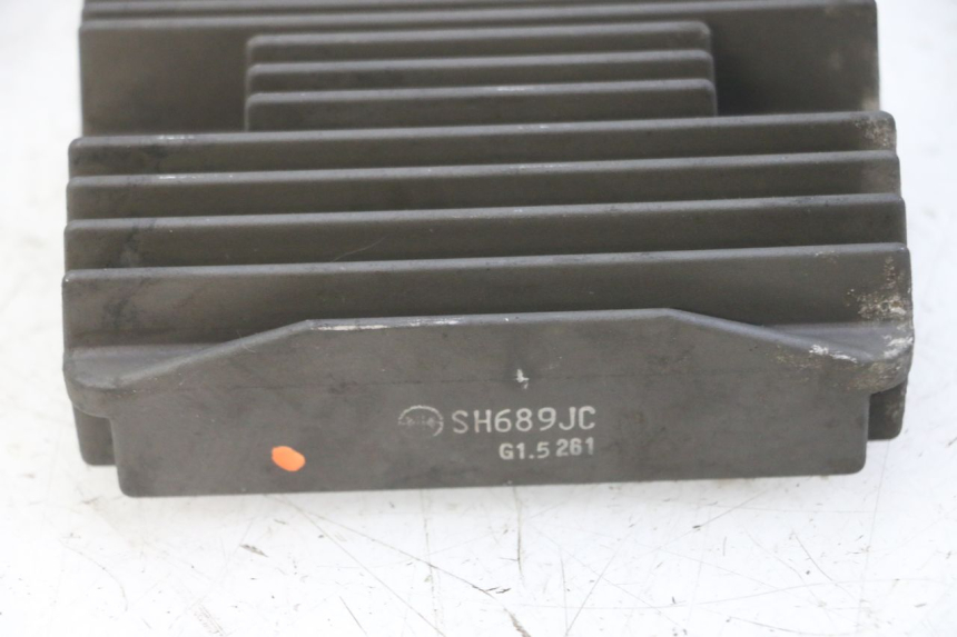 photo de REGULATOR ŁADOWANIA PIAGGIO MP3 LT 300 (2010 - 2016) - Inny kąt widzenia