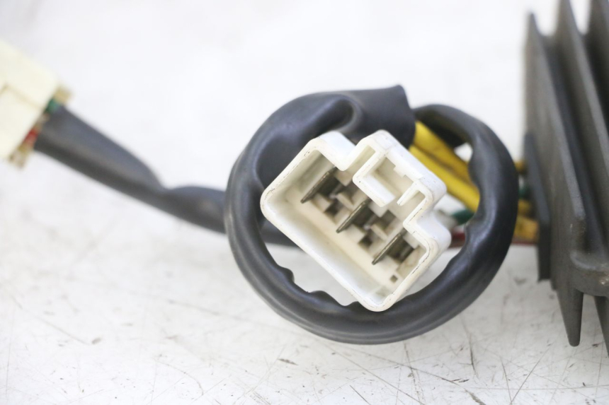 photo de REGULATOR ŁADOWANIA PIAGGIO MP3 LT 300 (2010 - 2016) - Widok ogólny