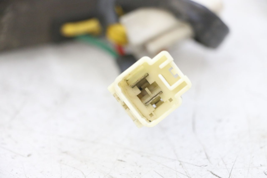 photo de REGULATOR ŁADOWANIA PIAGGIO MP3 LT 300 (2010 - 2016) - Punkty mocowania