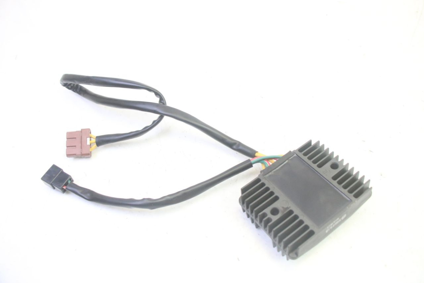 photo de REGULATOR ŁADOWANIA PIAGGIO MP3 LT 400 (2007 - 2012) - Zbliżenie techniczne