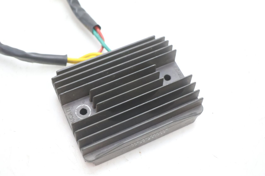 photo de REGULATOR ŁADOWANIA PIAGGIO MP3 LT 300 (2010 - 2016) - Szczegół części