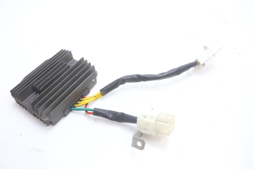 photo de REGULATOR ŁADOWANIA PIAGGIO MP3 LT 300 (2010 - 2016) - Zoom stanu zużycia