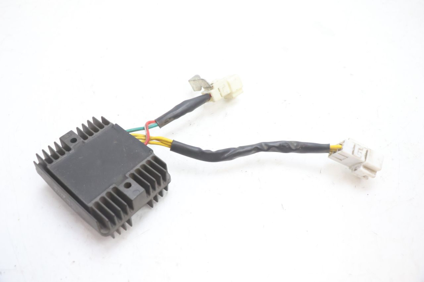 photo de REGULATOR ŁADOWANIA PIAGGIO MP3 LT 300 (2010 - 2016) - Inny kąt widzenia
