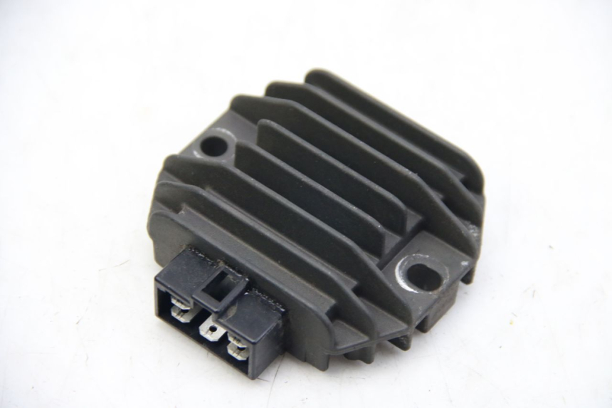 photo de REGULATOR ŁADOWANIA PIAGGIO MP3 125 (2006 - 2014) - Widok główny