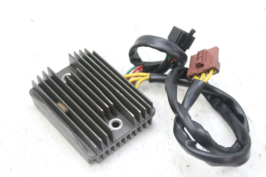 photo de REGULATOR ŁADOWANIA PIAGGIO MP3 RL 250 (2006 - 2010) - Widok główny