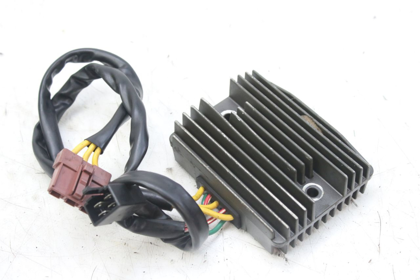 photo de REGULATOR ŁADOWANIA PIAGGIO MP3 RL 250 (2006 - 2010) - Zoom stanu zużycia