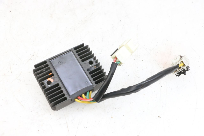 photo de REGULATOR ŁADOWANIA PIAGGIO MP3 500 (2014 - 2017) - Szczegół części