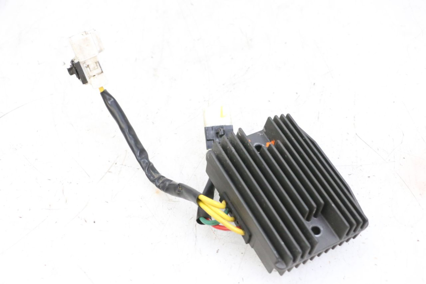 photo de REGULATOR ŁADOWANIA PIAGGIO MP3 500 (2014 - 2017) - Część sprawdzona