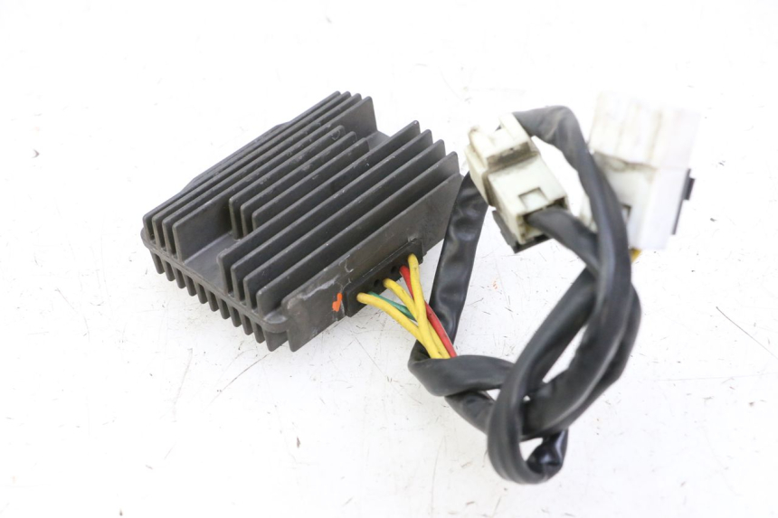 photo de REGULATOR ŁADOWANIA PIAGGIO MP3 500 (2014 - 2017) - Szczegół części