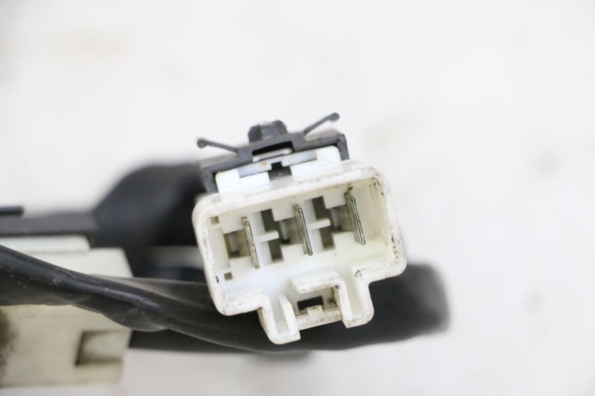 photo de REGULATOR ŁADOWANIA PIAGGIO MP3 500 (2014 - 2017) - Zbliżenie techniczne