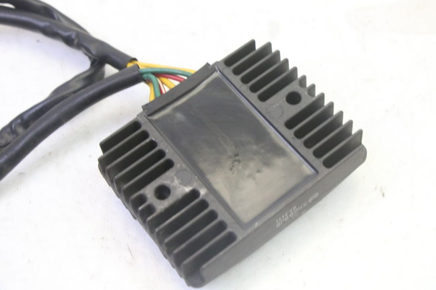 photo de REGULATOR ŁADOWANIA PIAGGIO MP3 500 (2011 - 2015) - Punkty mocowania