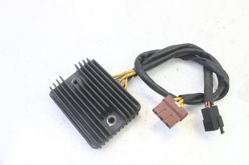 photo de REGULATOR ŁADOWANIA PIAGGIO MP3 RL 250 (2006 - 2010) - Widok główny