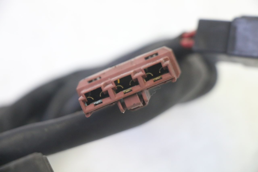 photo de REGULATOR ŁADOWANIA PIAGGIO MP3 RL 250 (2006 - 2010) - Zbliżenie techniczne