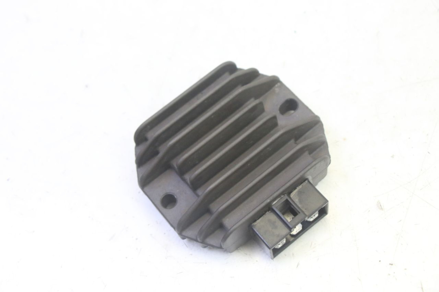 photo de REGULATOR ŁADOWANIA PIAGGIO MP3 125 (2006 - 2014) - Widok główny