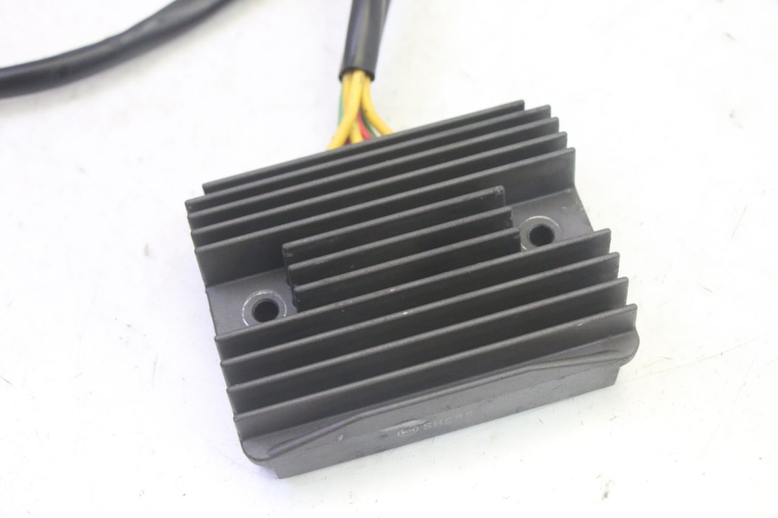 photo de REGULATOR ŁADOWANIA PIAGGIO MP3 RL 250 (2006 - 2010) - Szczegół części