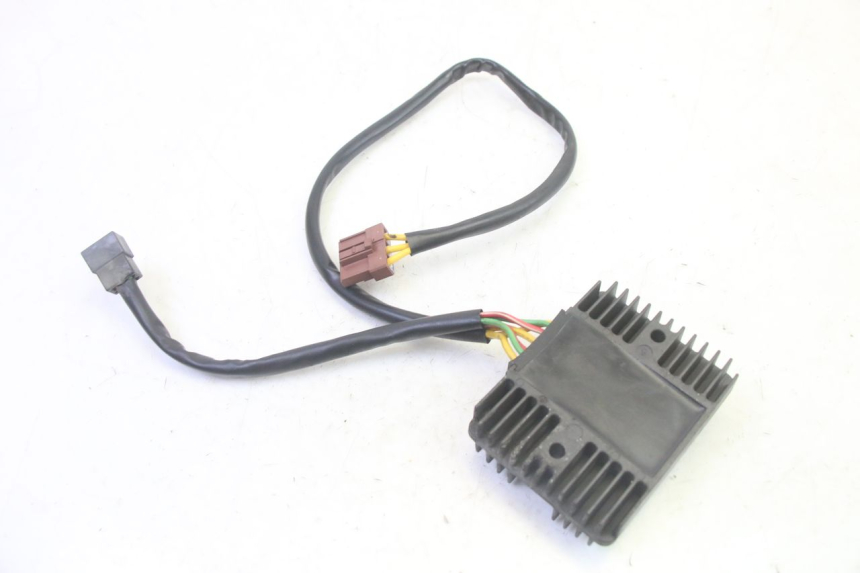 photo de REGULATOR ŁADOWANIA PIAGGIO MP3 RL 250 (2006 - 2010) - Widok ogólny