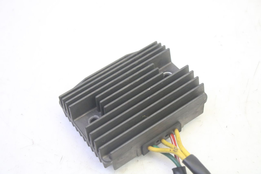 photo de REGULATOR ŁADOWANIA PIAGGIO MP3 500 (2016 - 2018) - Inny kąt widzenia