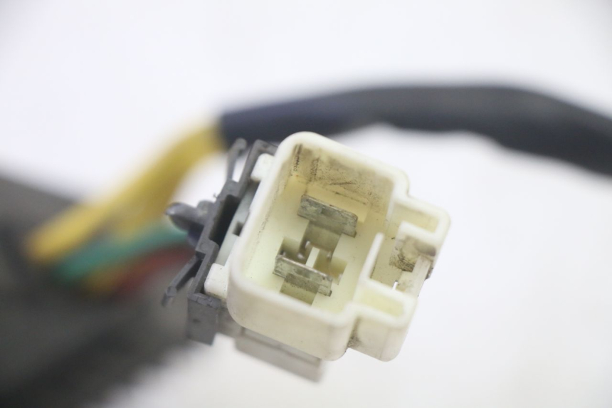 photo de REGULATOR ŁADOWANIA PIAGGIO MP3 500 (2016 - 2018) - Punkty mocowania