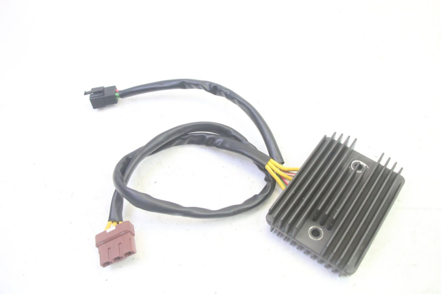photo de REGULATOR ŁADOWANIA PIAGGIO MP3 RL 250 (2006 - 2010) - Widok główny